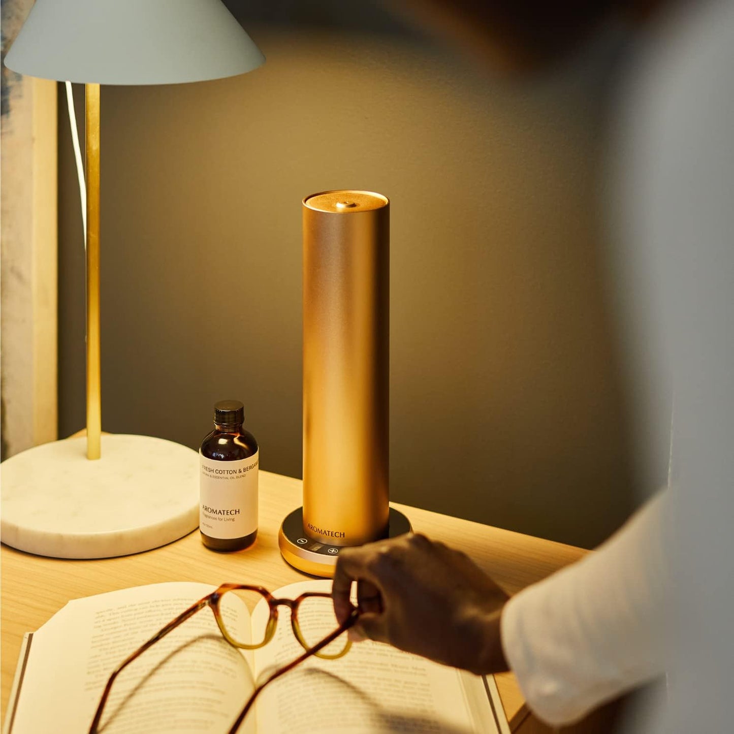 Aromatech Fresh Cotton and Bergamot Essential Oil Blend: Luxury Hotel Inspired Aromatherapy with Bergamot, Fresh Cotton & Sandalwood for Ultrasonic Diffusers & Nebulizers - 4 fl oz, 120 mL