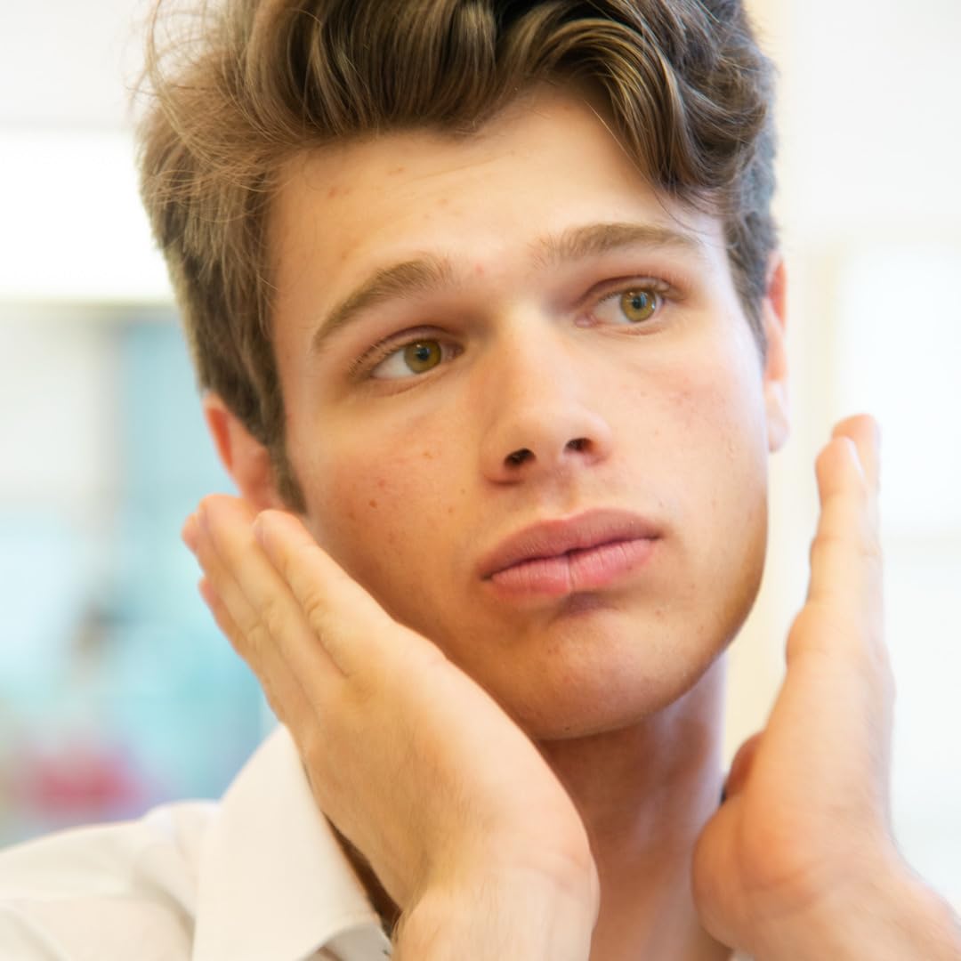 CELLA MILANO, After Shave Lotion, Classic Wood & Citrus Scent, Invigorates and Cools Skin After Shaving, Made In Italy