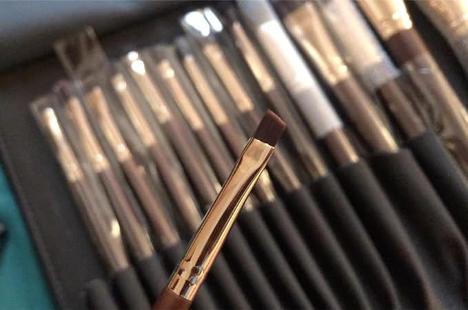 Professional makeup brush set with makeup bag. Includes Brushes for Contouring, Highlighting, Eyeshadow, Foundation & More. 15 Pcs Wool makeup brush