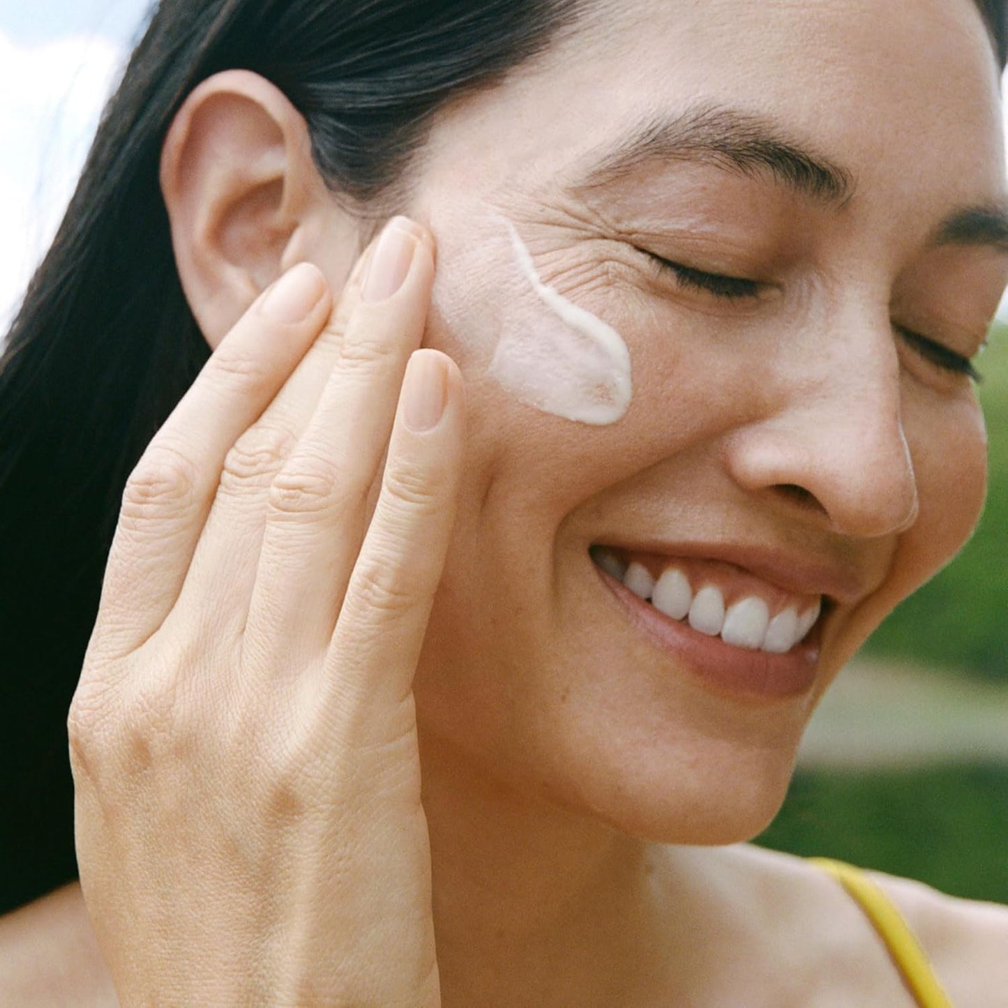 Ursa Major Mountain Glow Natural Face Serum | Vegan Daily Facial Moisturizer | Combat Wrinkles & Sagging Skin | Boost Radiance and Skin Glow | Cruelty-Free & Non-Toxic | For Men & Women | 1.0 ounce