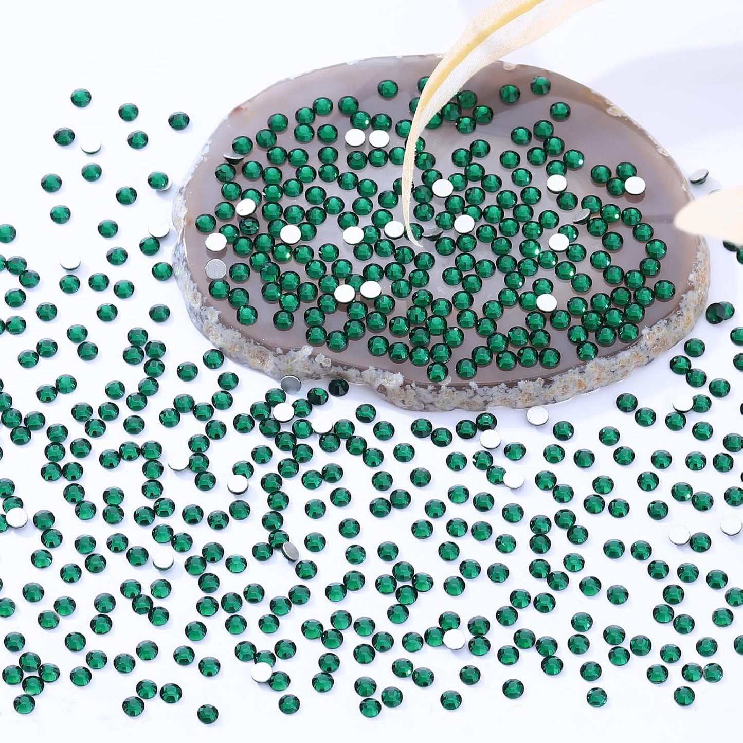 Green Flatback Rhinestones, Glass Rhinestones for Nail Art and Craft, Glue Fix, Loose Crystal Gemstones(Green, SS8, 2880pcs, 2.3-2.5mm)